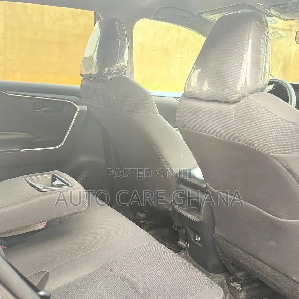 Toyota RAV4 LE AWD 2019 Gray