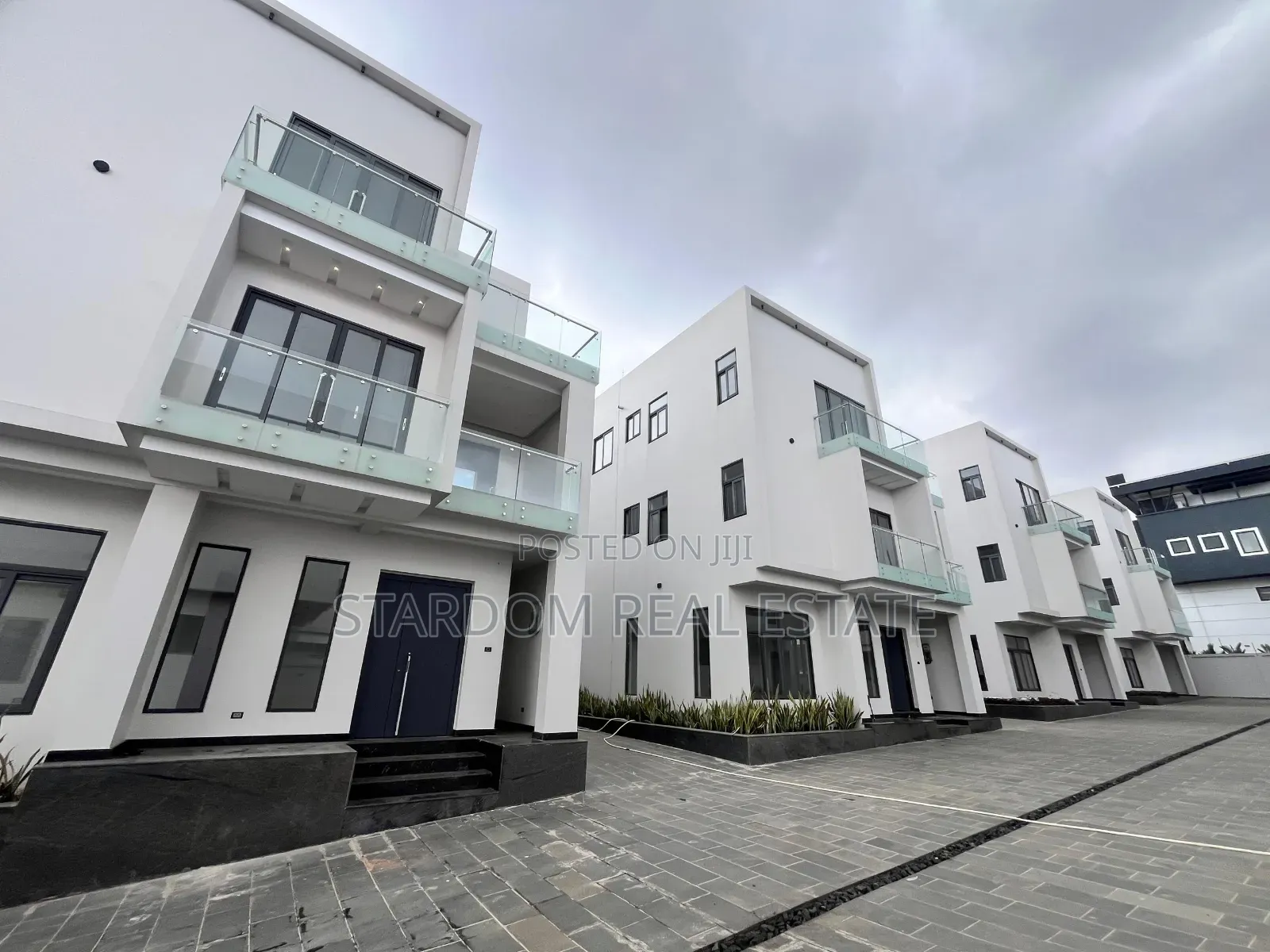 4bdrm Townhouse / Terrace in East Legon Lagos, Bawaleshie for rent