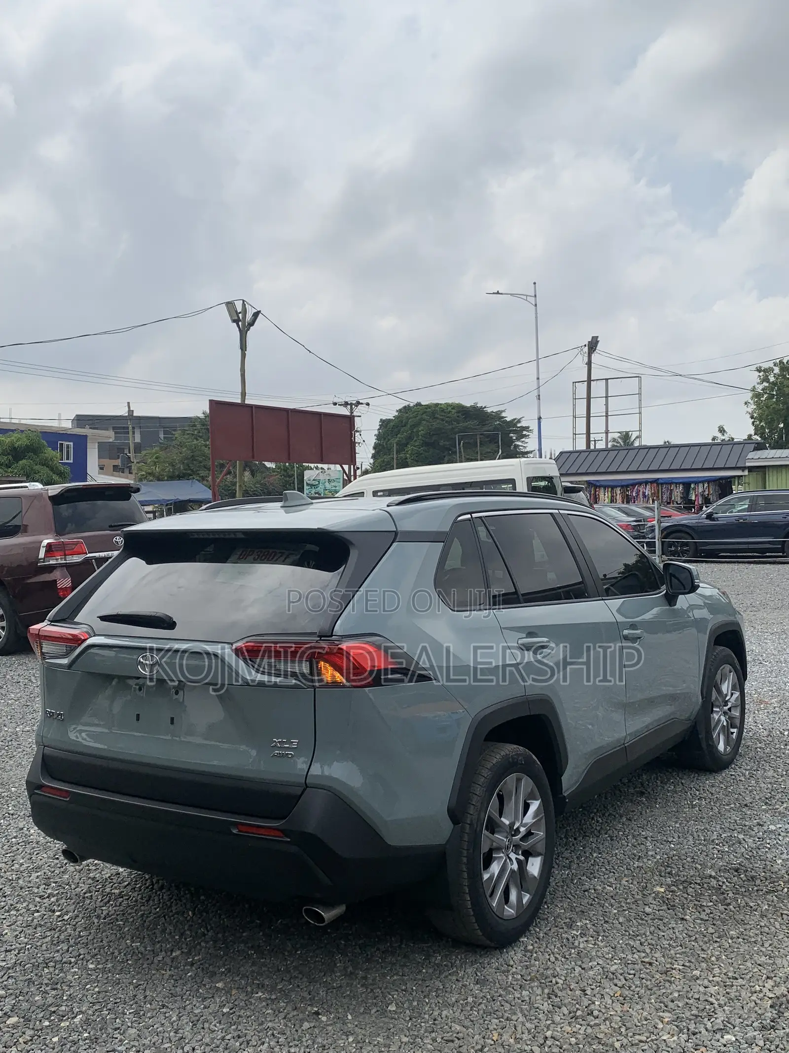 Toyota RAV4 XLE 2022 Teal
