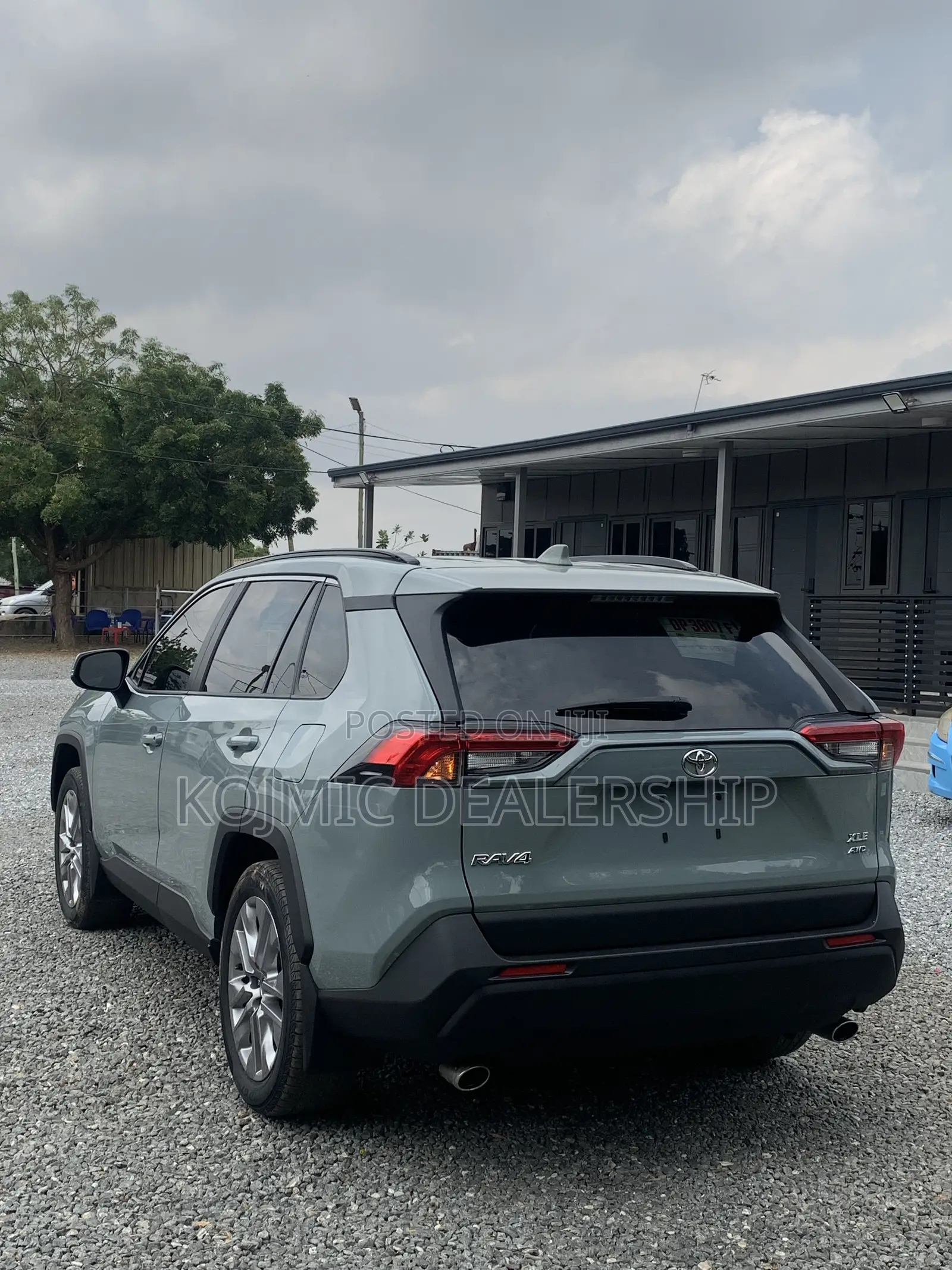 Toyota RAV4 XLE 2022 Teal