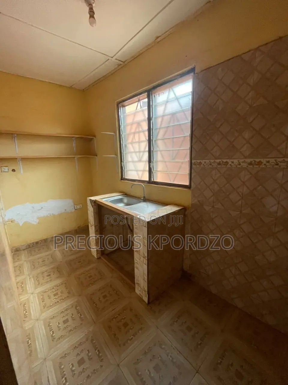 1bdrm Apartment in Adenta Housing Down for rent