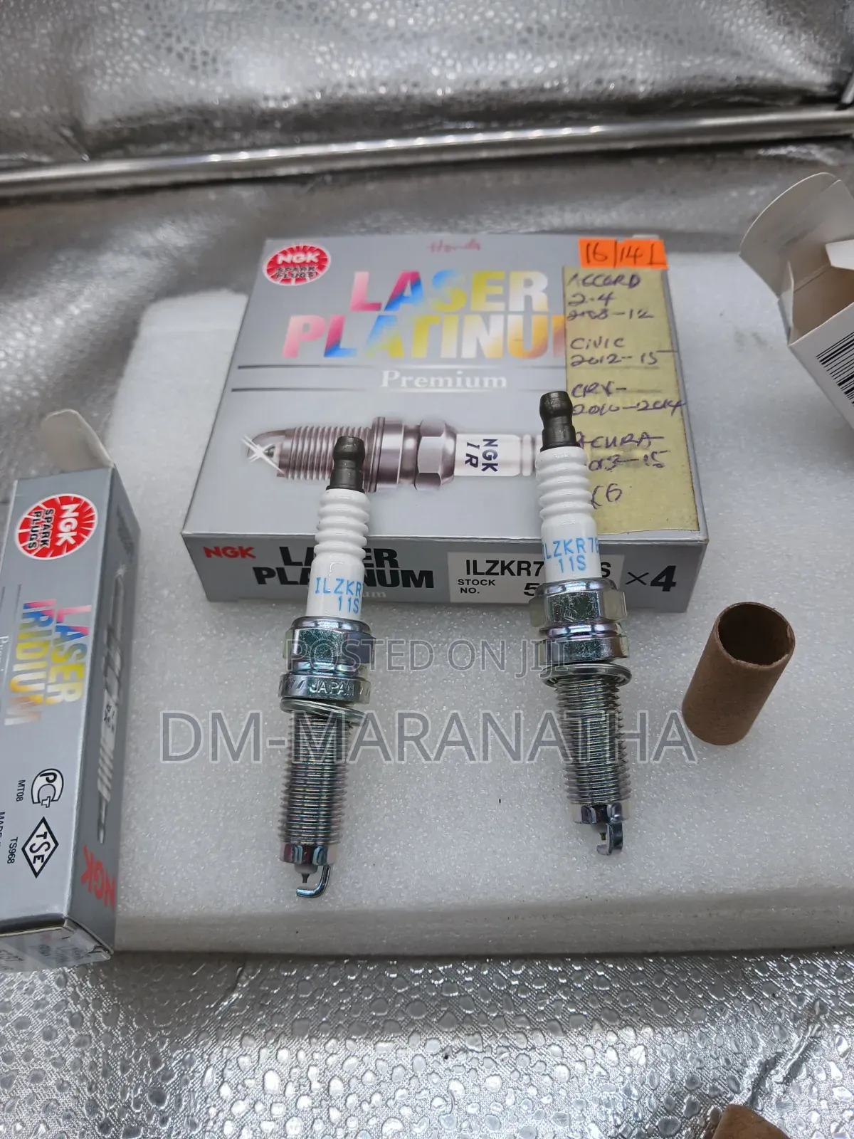 NGK Honda and Acura Spark Plugs Ilzkr7b