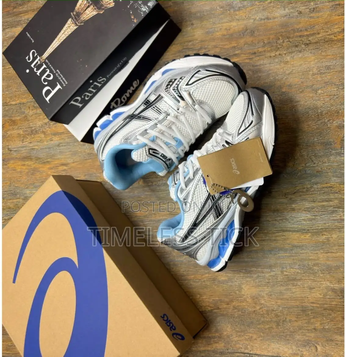 Asics Sneakers