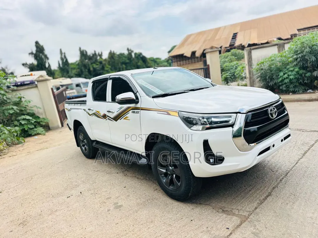Toyota Hilux 2019 Pearl