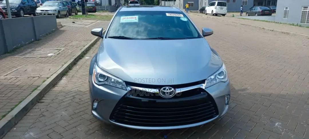 Toyota Camry LE 4dr Sedan (2.5L 4cyl 6A) 2016 Gray