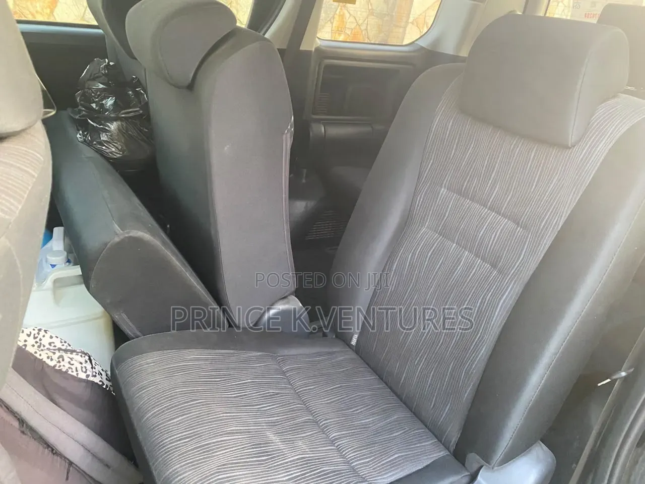 Toyota Voxy V 4WD 8-Seater 2013 Black