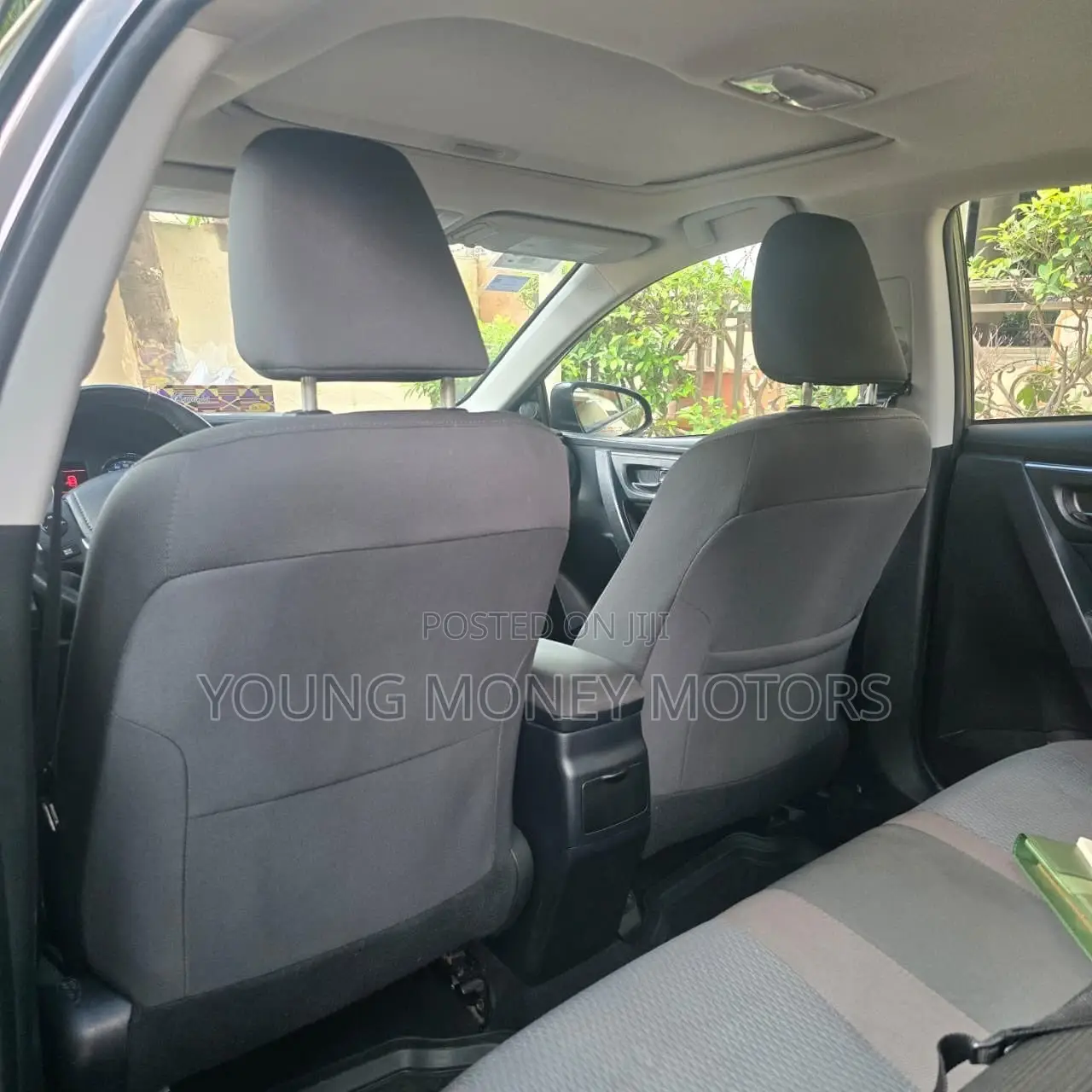 Toyota Corolla LE 4dr Sedan (1.8L 4cyl CVT) 2017 Brown