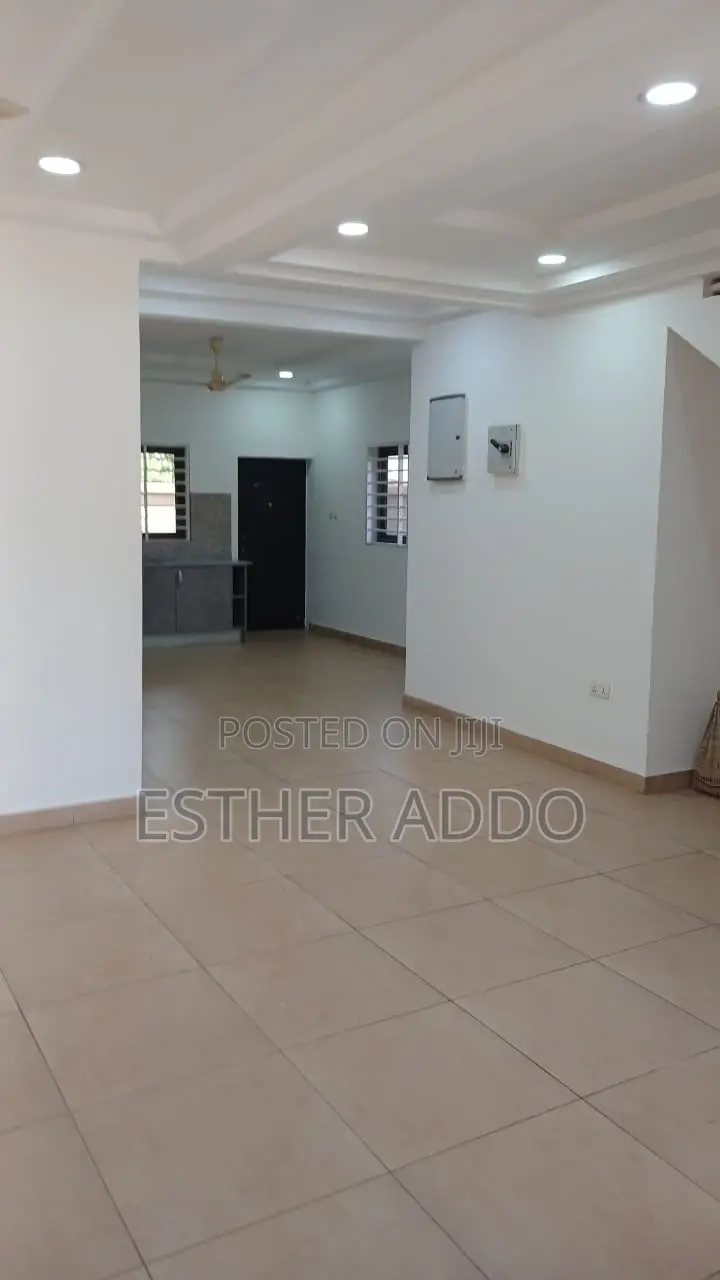 4bdrm Duplex in American House for rent