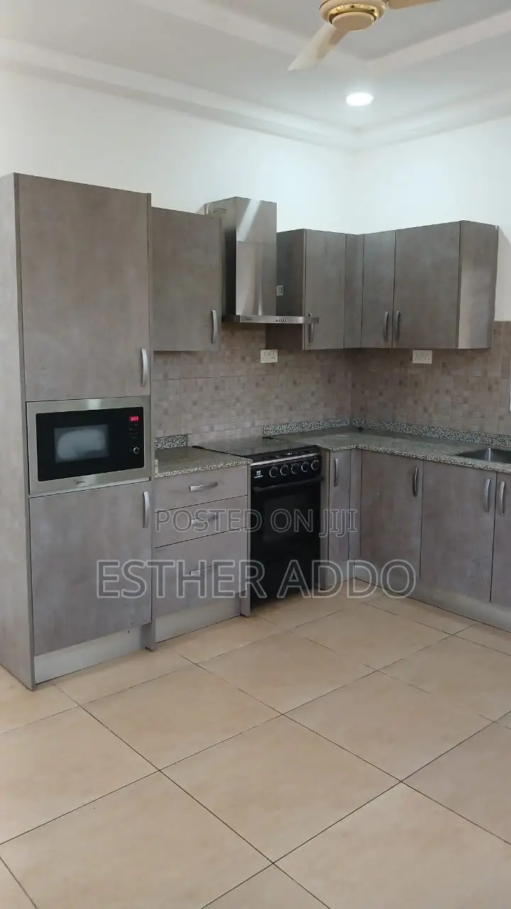 4bdrm Duplex in American House for rent