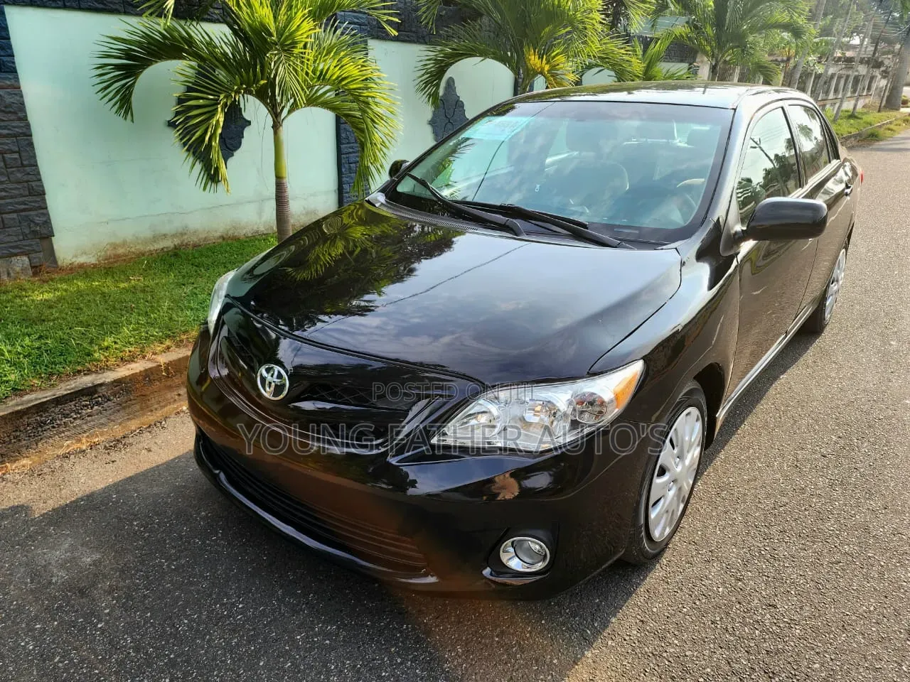Toyota Corolla LE Special Edition 4dr Sedan (1.8L 4cyl 4A) 2013 Black
