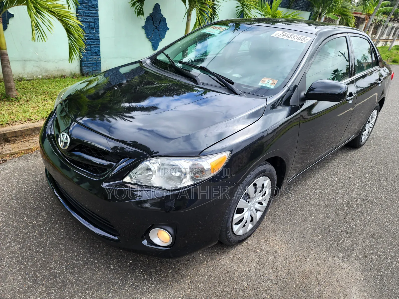 Toyota Corolla LE Special Edition 4dr Sedan (1.8L 4cyl 4A) 2013 Black