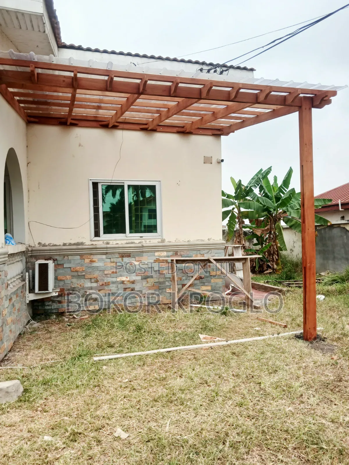 Ppergola Man Is Available and Spraying Works to Call Us Now