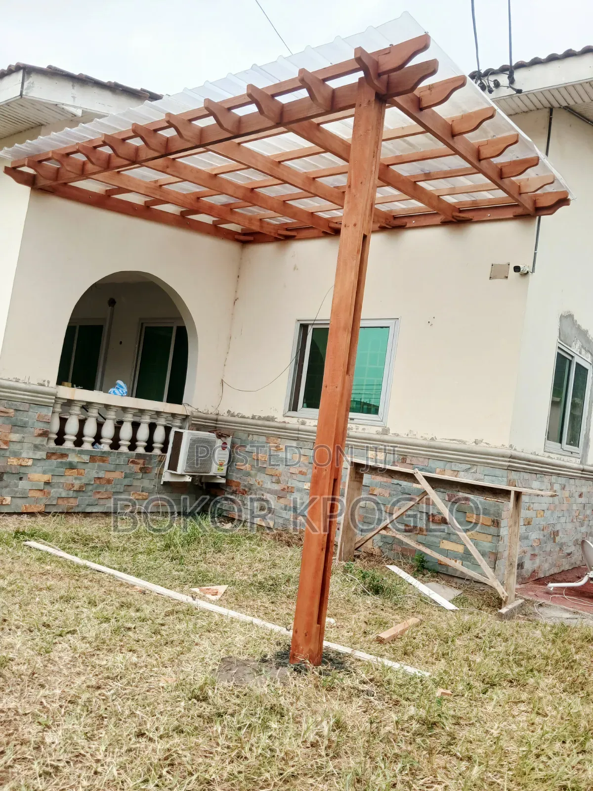 Ppergola Man Is Available and Spraying Works to Call Us Now
