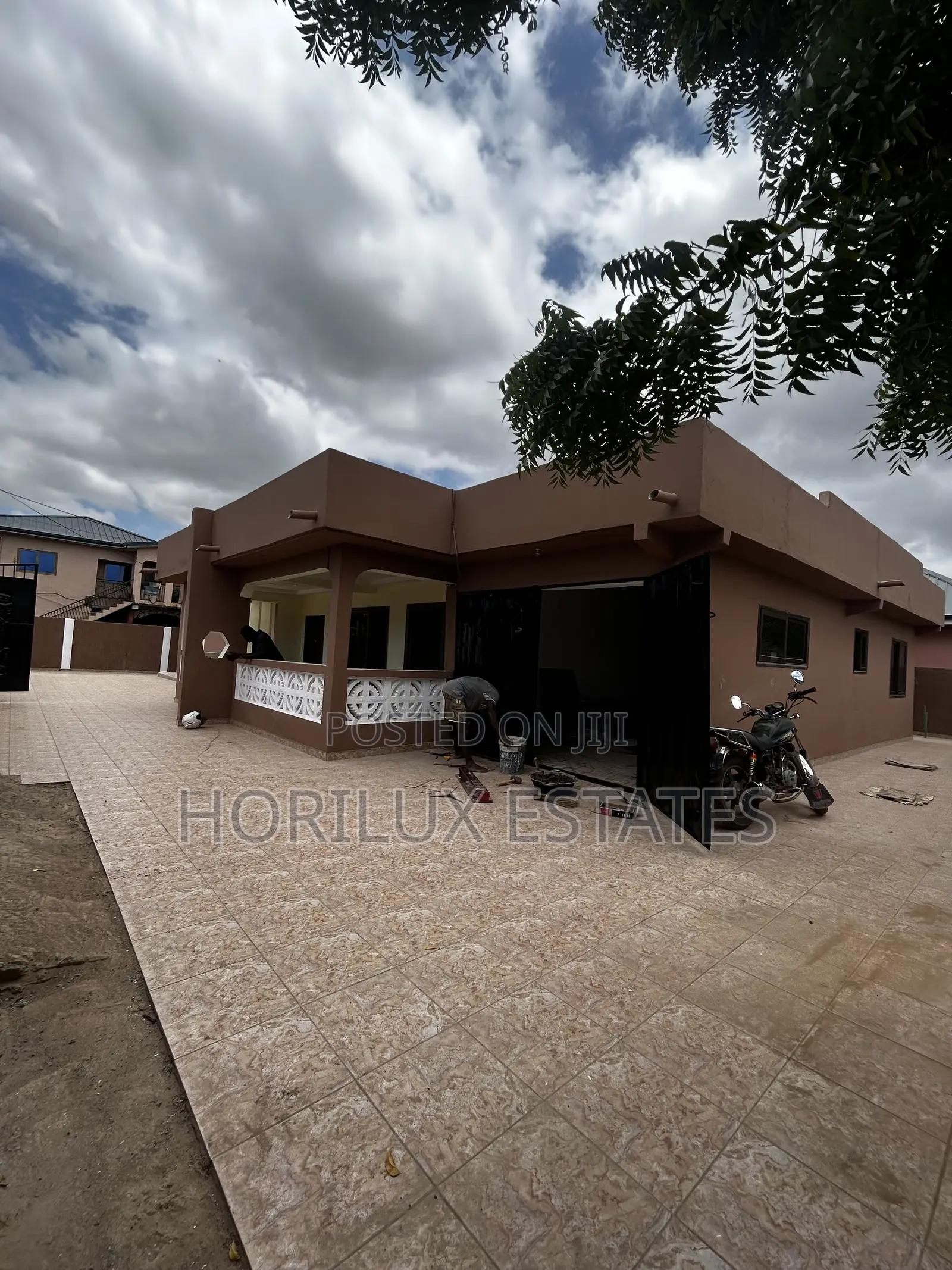 4bdrm Bungalow in Santa Maria Washing for sale