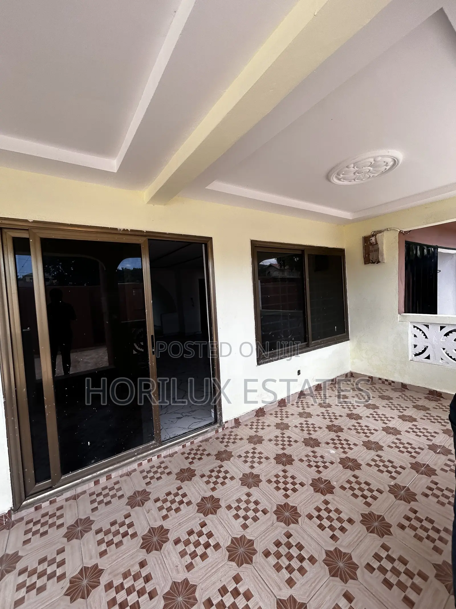 4bdrm Bungalow in Santa Maria Washing for sale