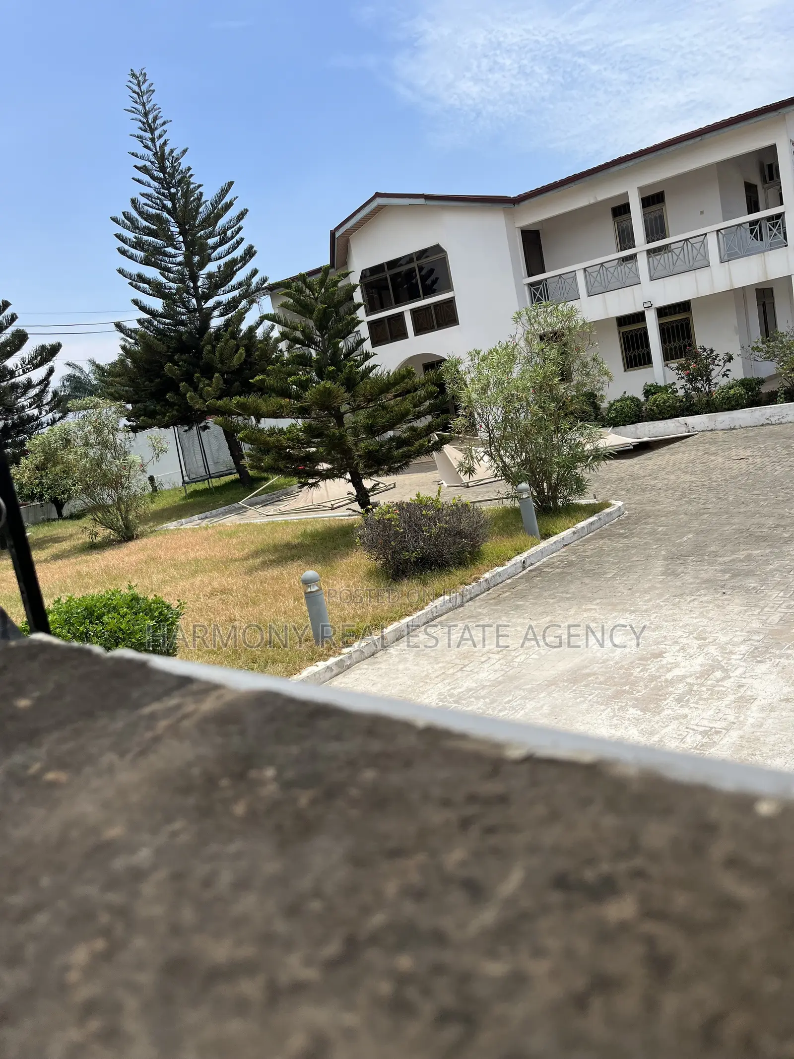 5bdrm House in Dzorwulu for rent