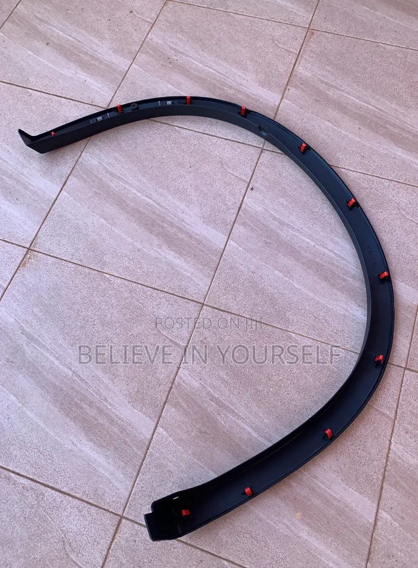 Mitsubishi Outlander 2022 2023 2024 2025 Fender Moulding