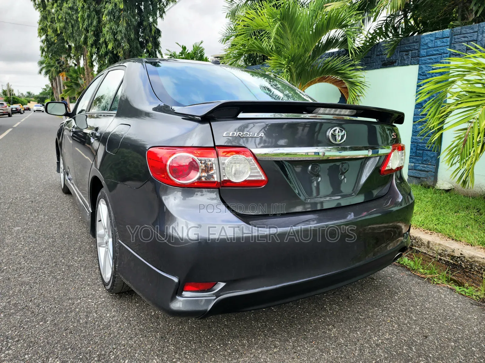 Toyota Corolla S Special Edition 4dr Sedan (1.8L 4cyl 4A) 2013 Gray