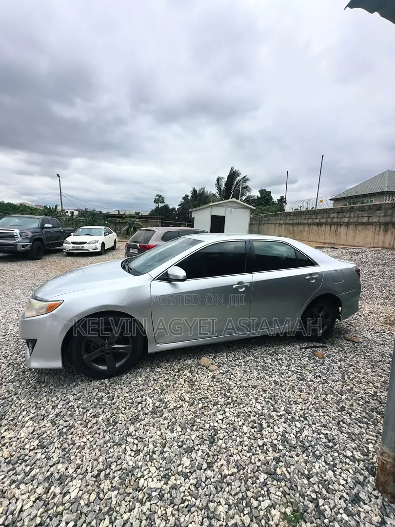 Toyota Camry 2014 Silver