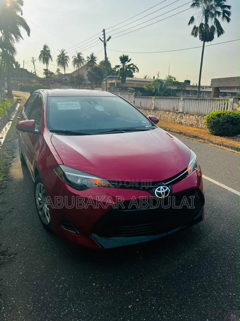 Toyota Corolla LE (1.8L 4cyl 2A) 2018 Red