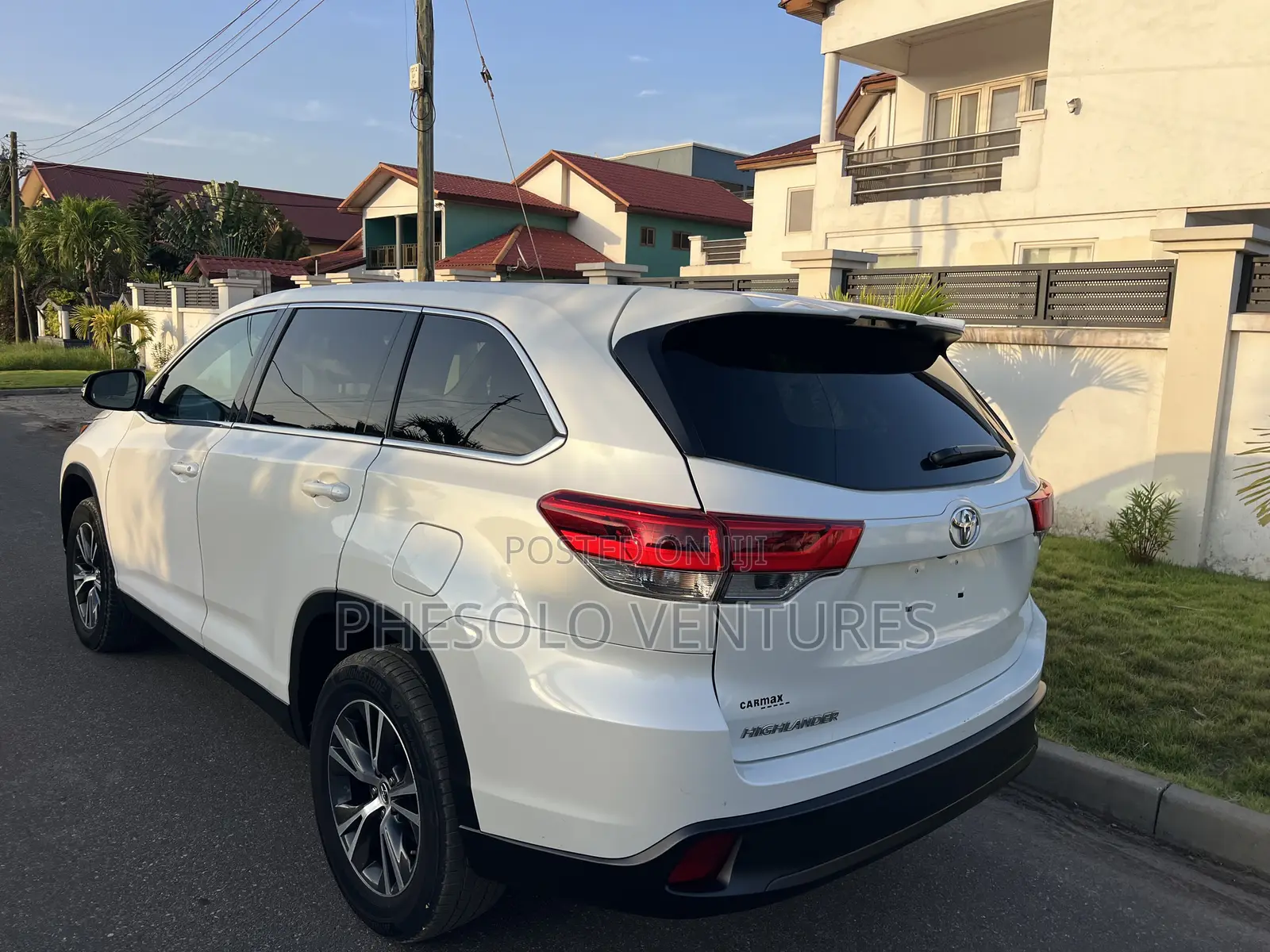 Toyota Highlander LE Plus 2019 White