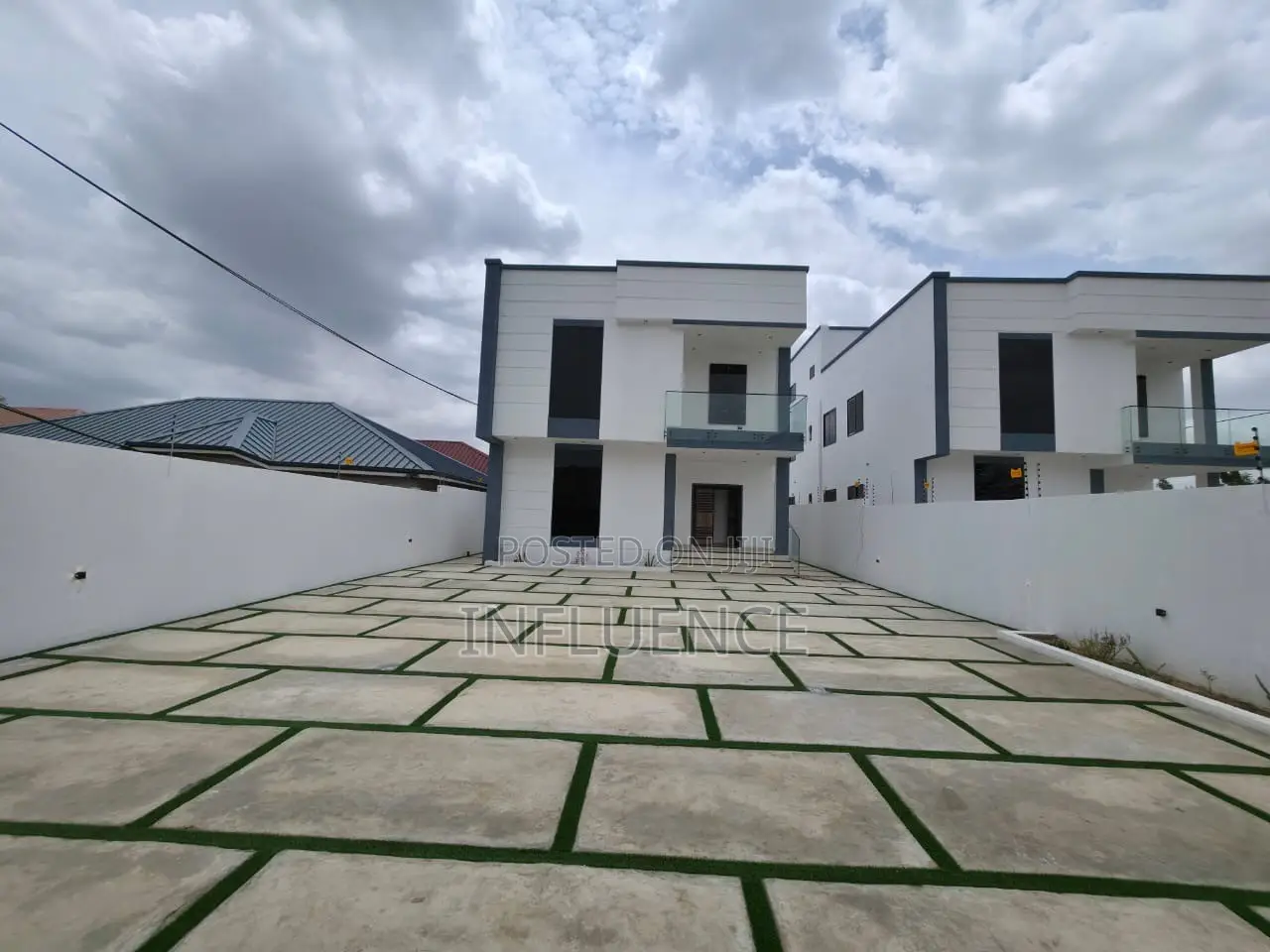 5bdrm House in Lakeside, East Legon for sale