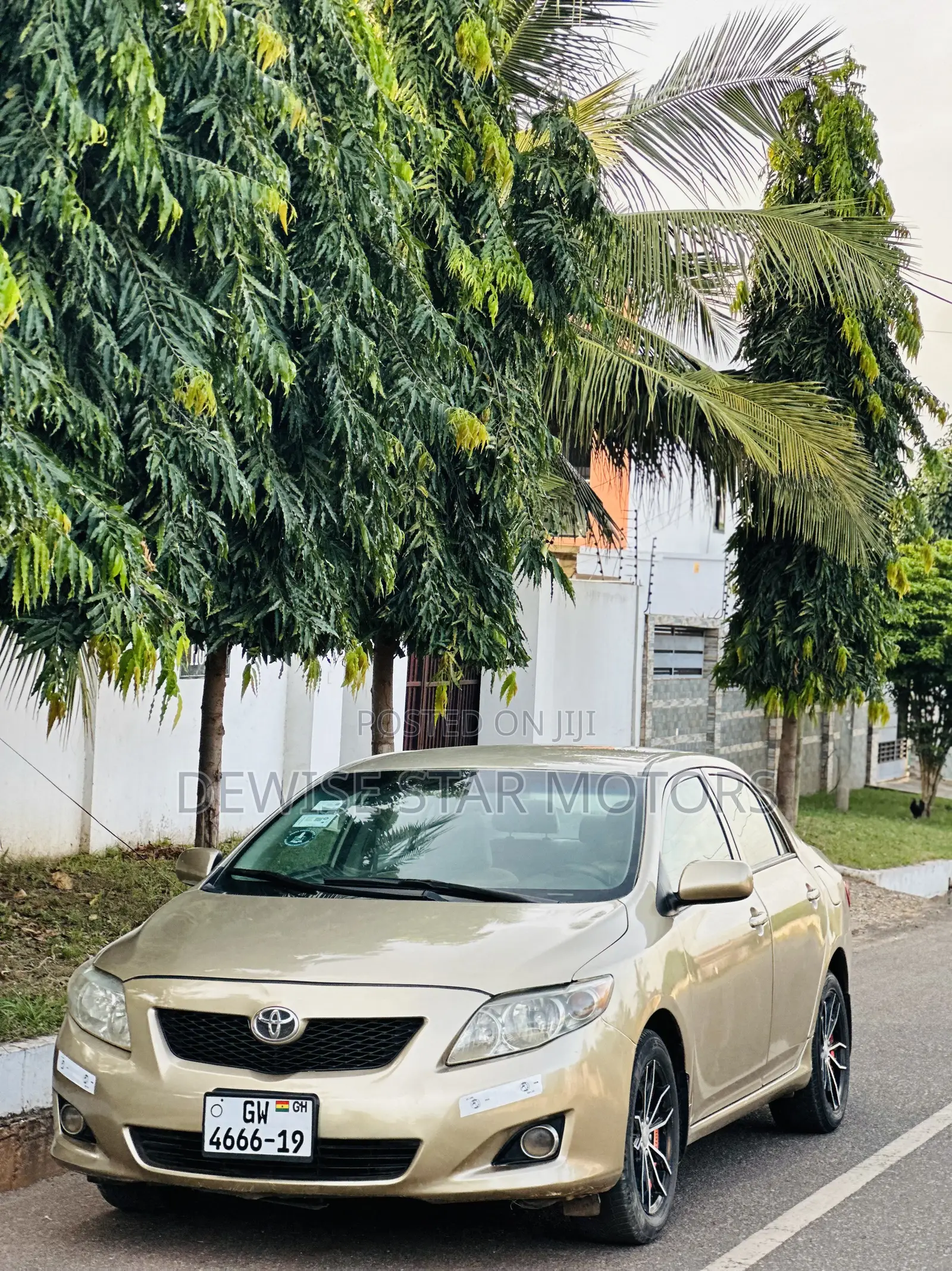 Toyota Corolla LE 4dr Sedan (1.8L 4cyl 4A) 2010 Gold