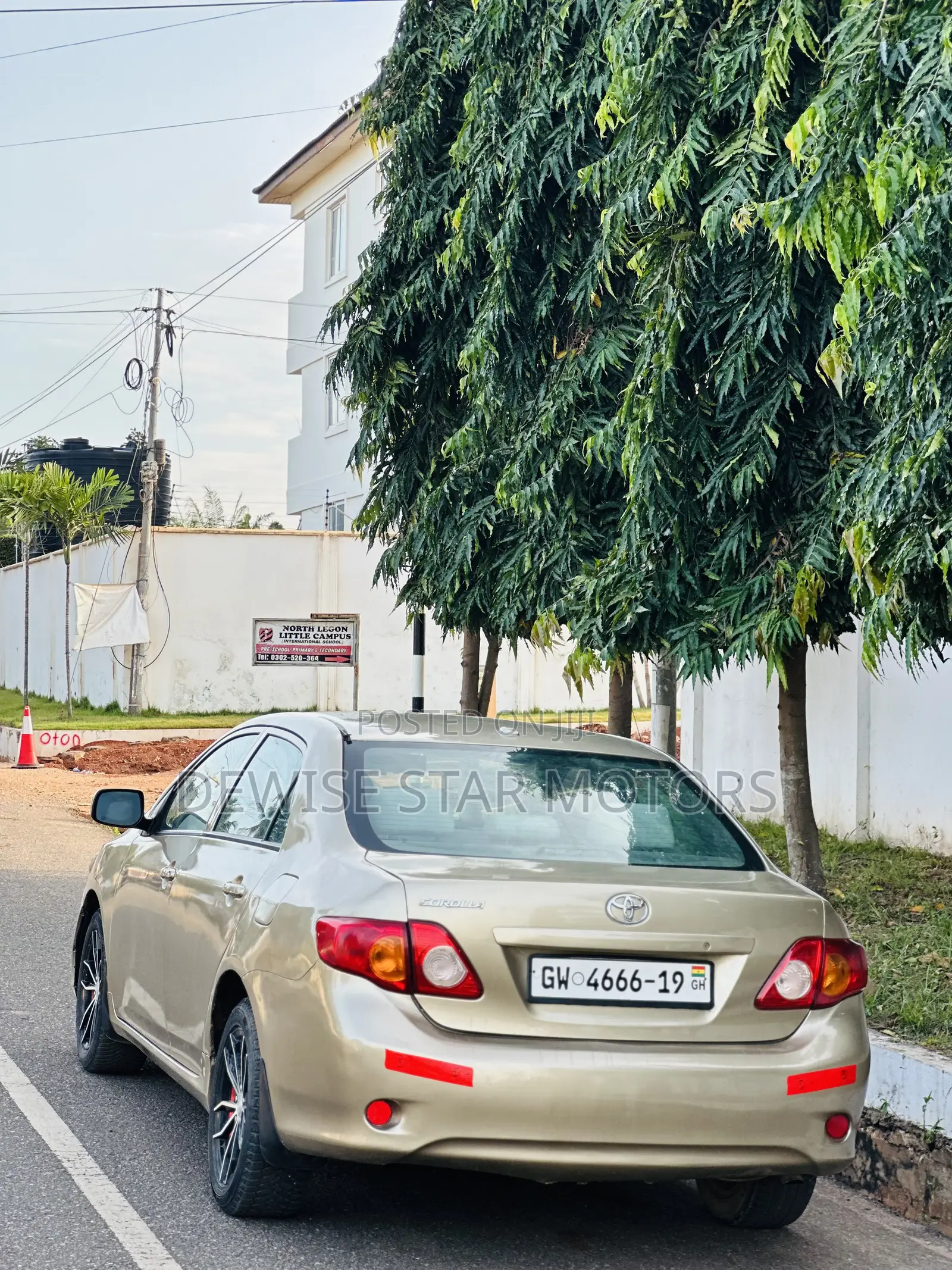 Toyota Corolla LE 4dr Sedan (1.8L 4cyl 4A) 2010 Gold