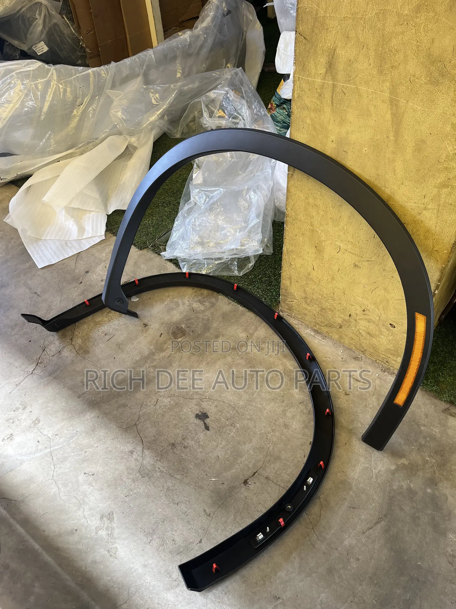 Mitsubishi Outlander 2022-2025 Front Fender Mouldings 2023, 2024, 2025
