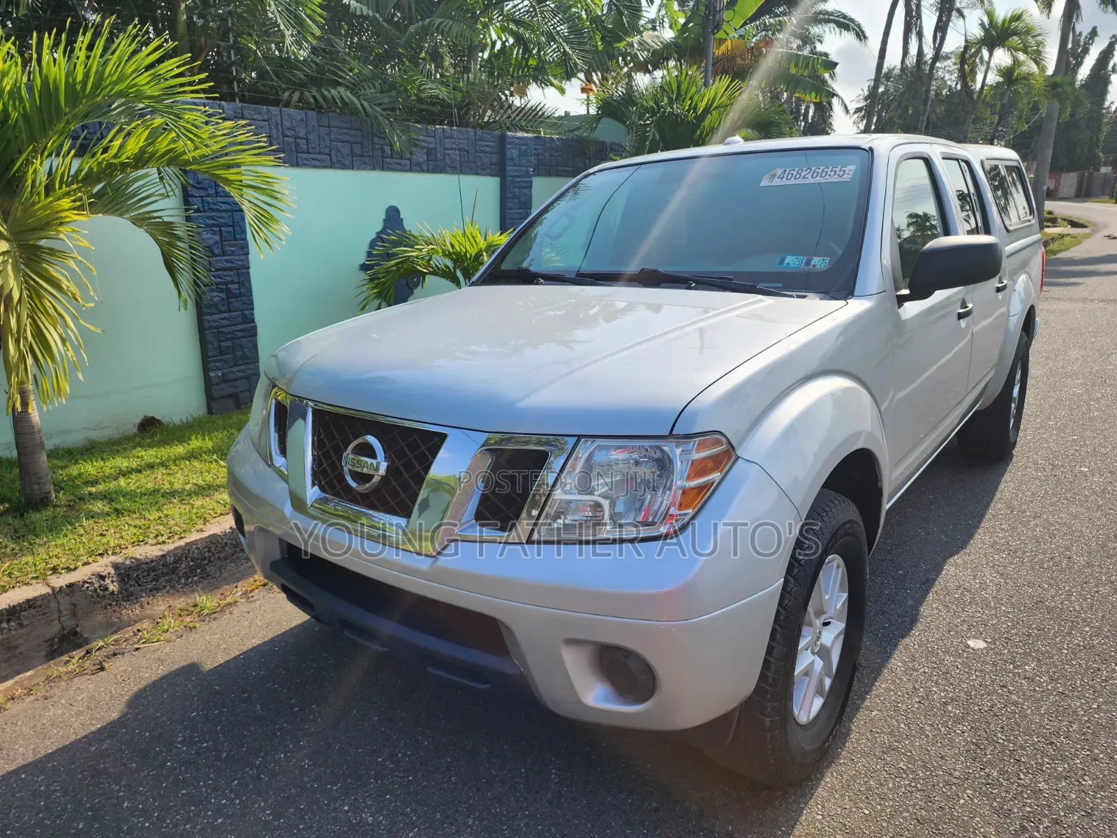 Nissan Frontier SL 4x4 Crew Cab 6 ft. box 139.9 in. WB 2016 Gray
