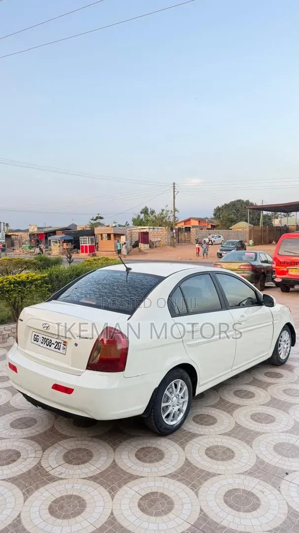 Hyundai Accent GLS Automatic 2010 White