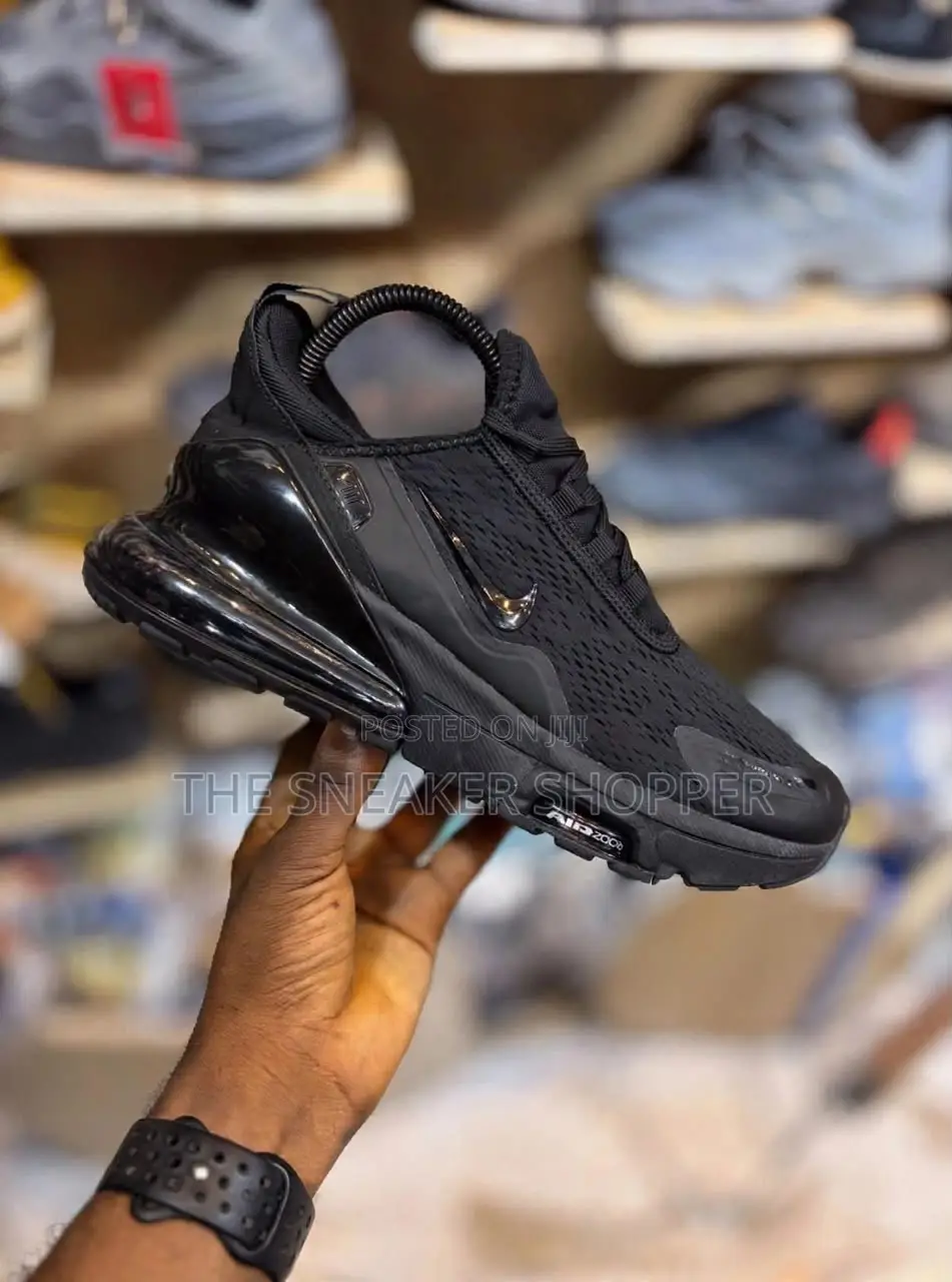 Nike Air Max 270 - Triple Black
