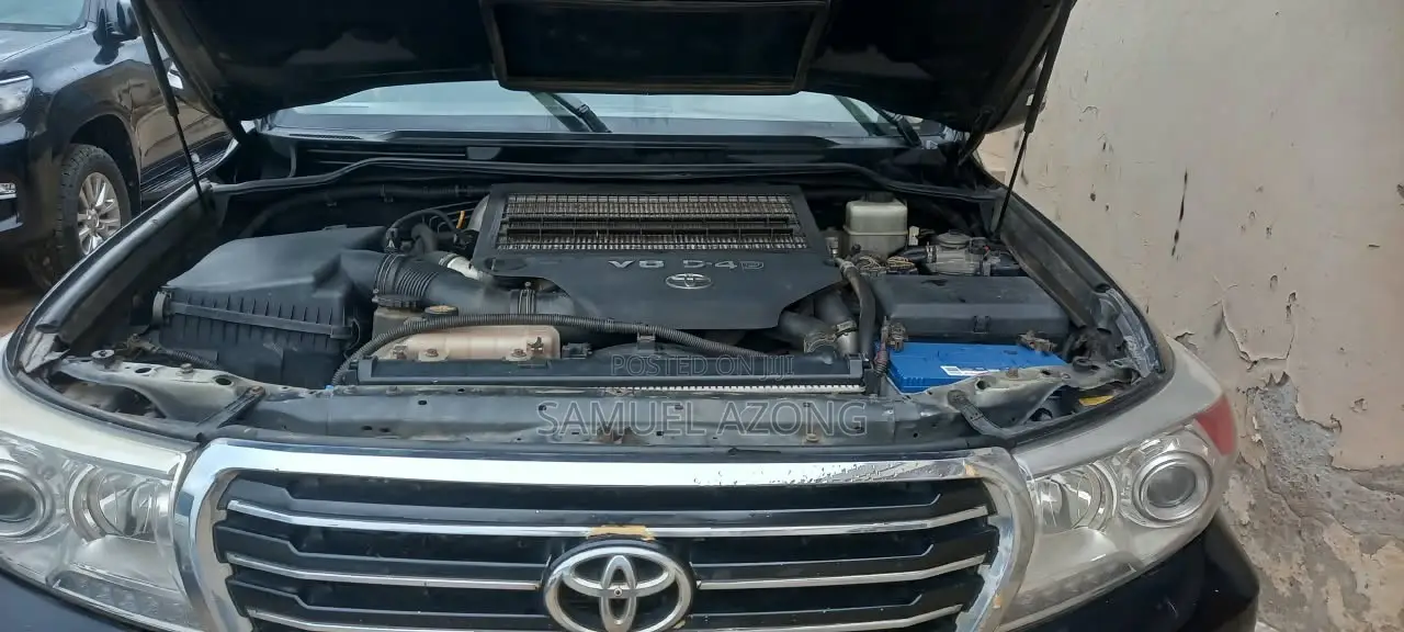 Toyota Land Cruiser 4.5 V8 GX-R 2012 Black
