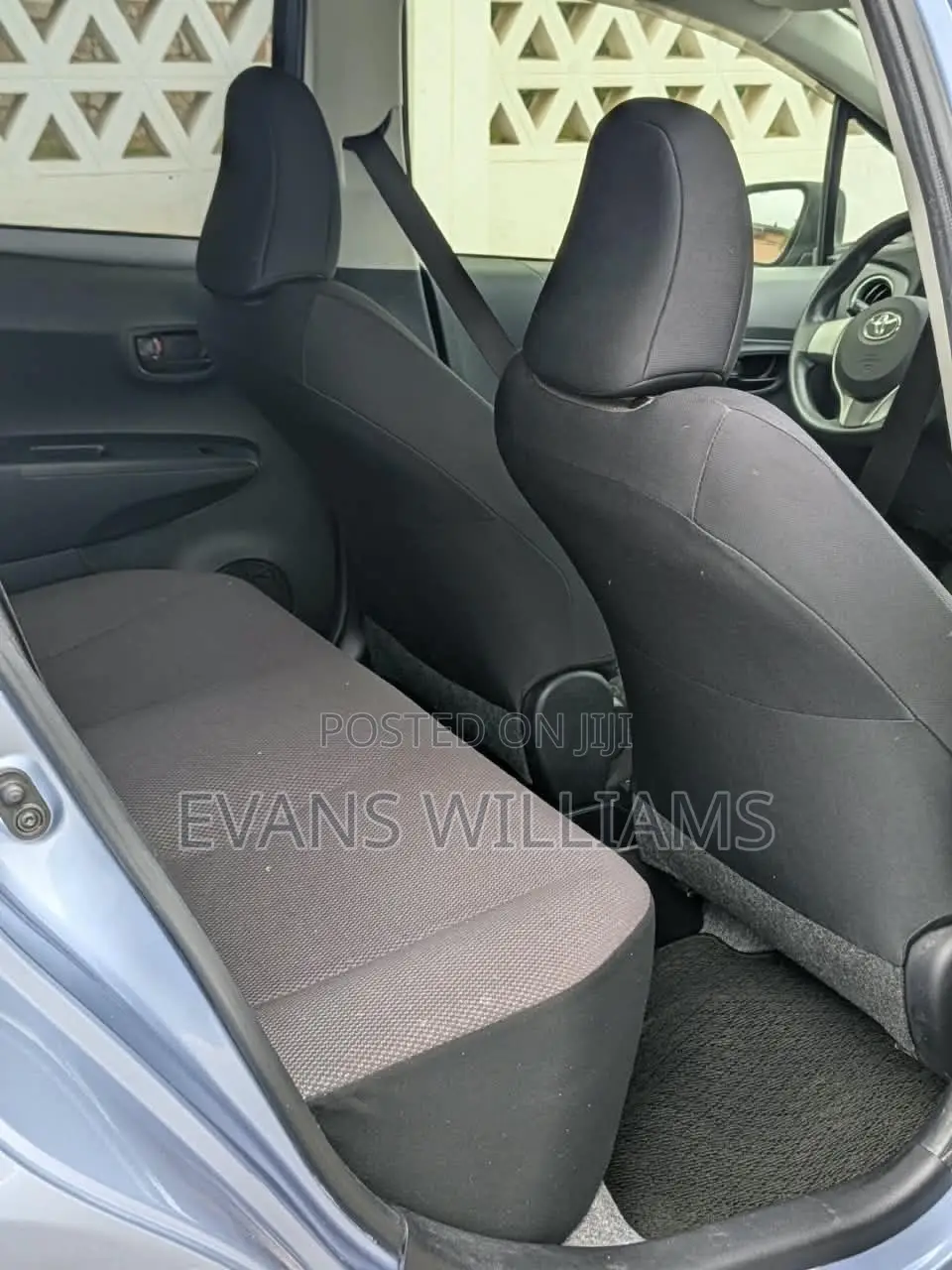 Toyota Vitz 1.3 FWD 5dr 2013