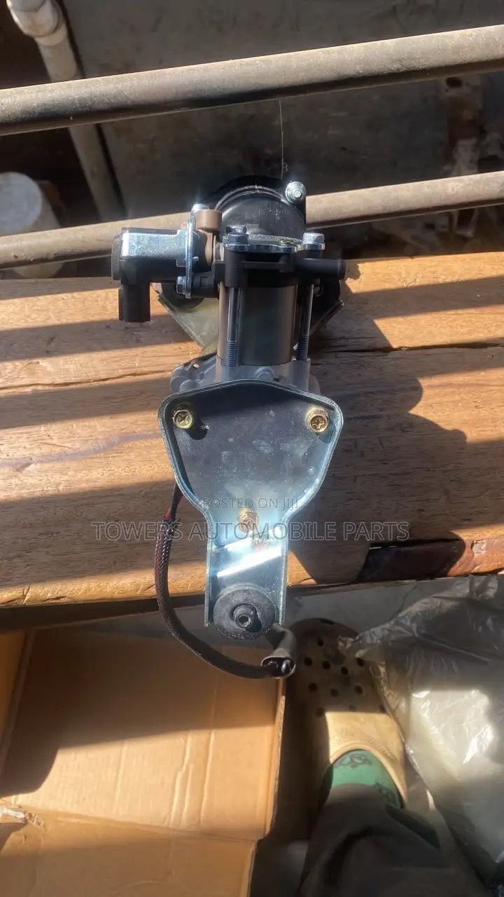 Lexus G60 , Gx470 and Prado Air Suspension Compressor