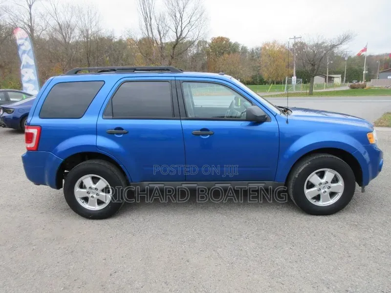 Toyota RAV4 2017 Blue