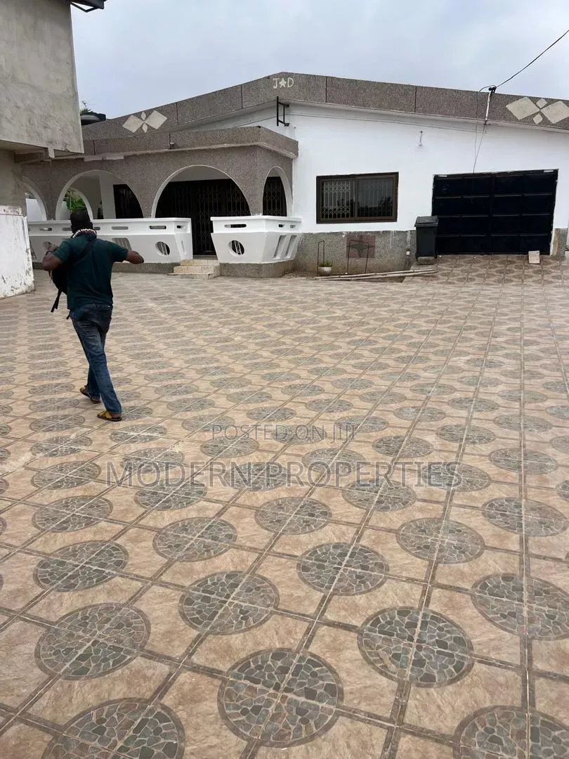 3bdrm House in Modern Properties, GREDA Estate for rent