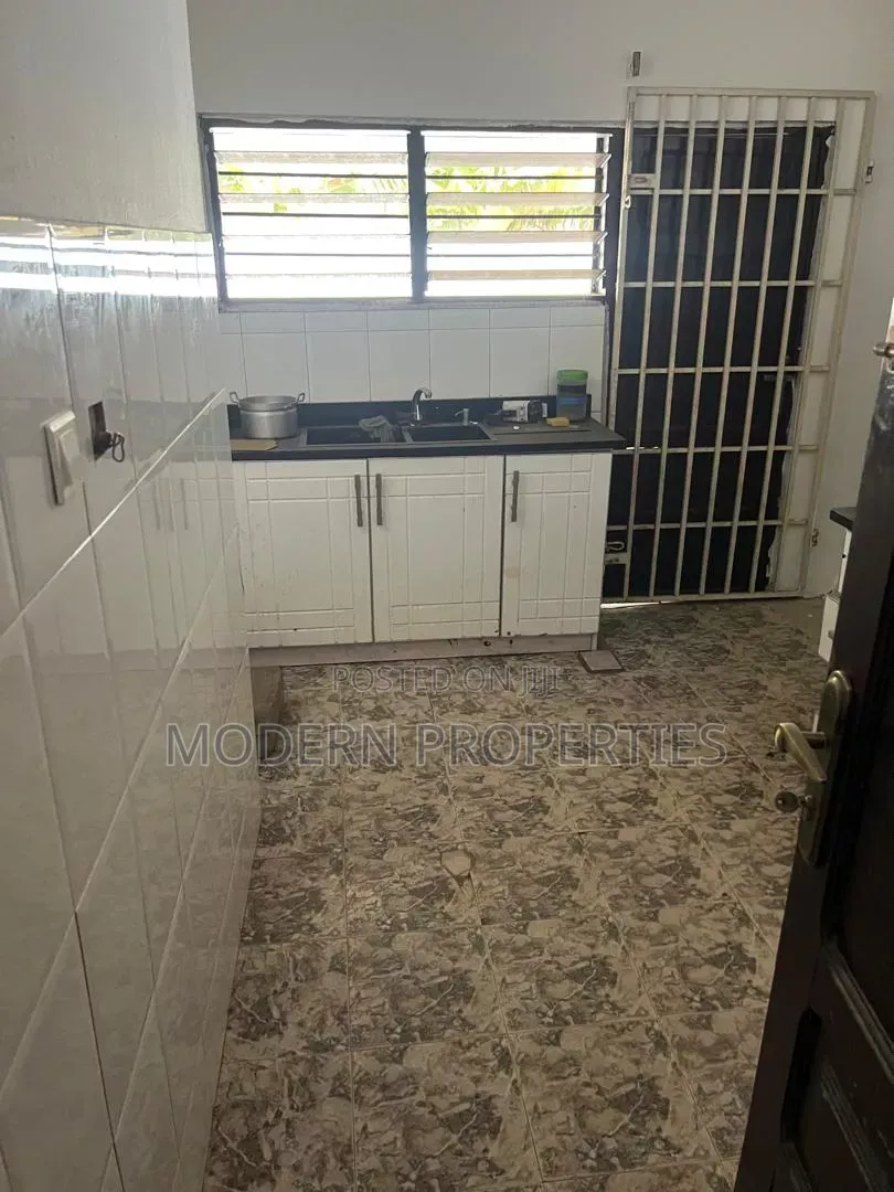 3bdrm House in Modern Properties, GREDA Estate for rent