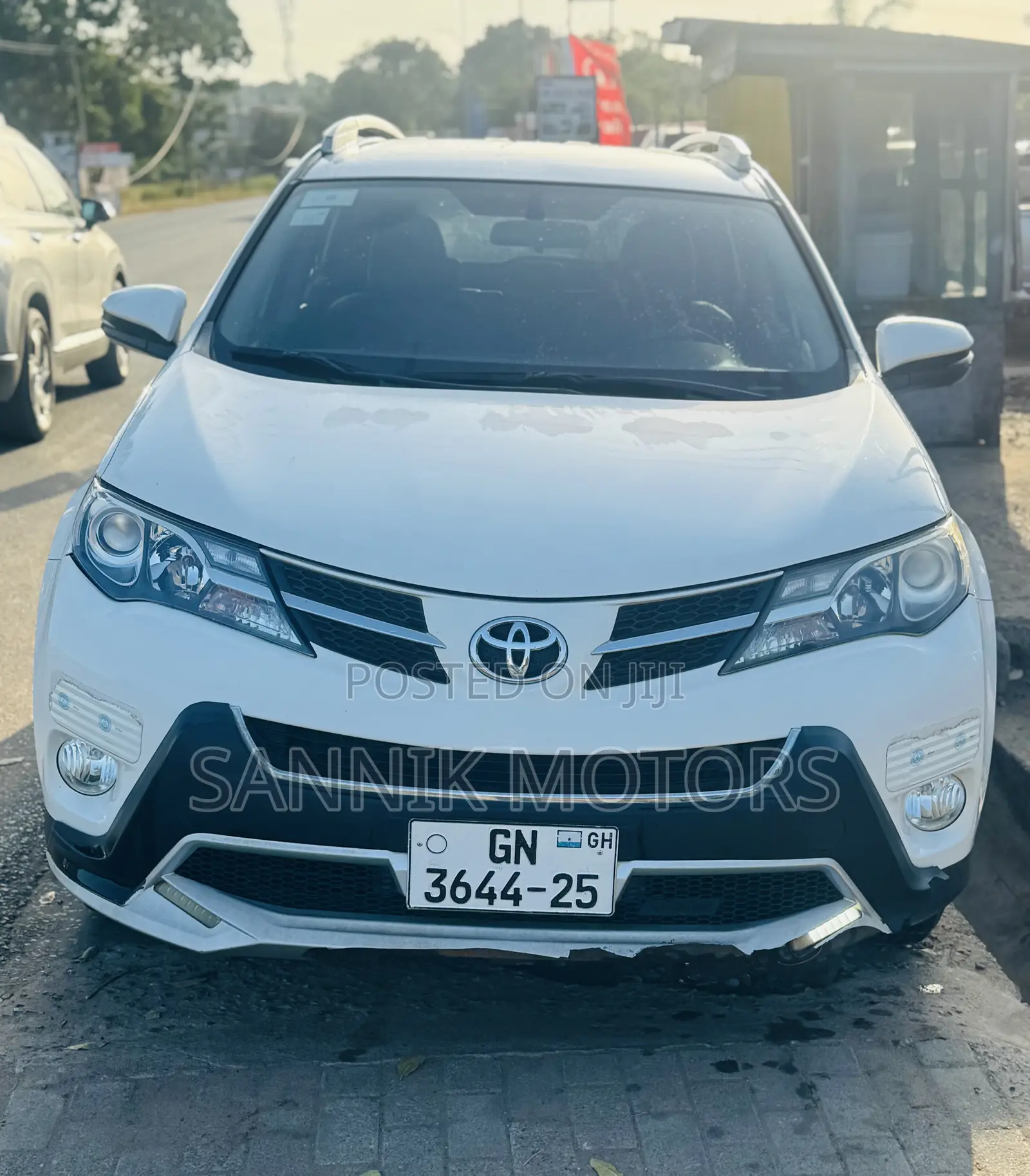 Toyota RAV4 SE AWD (2.5L 4cyl 6A) 2016 White