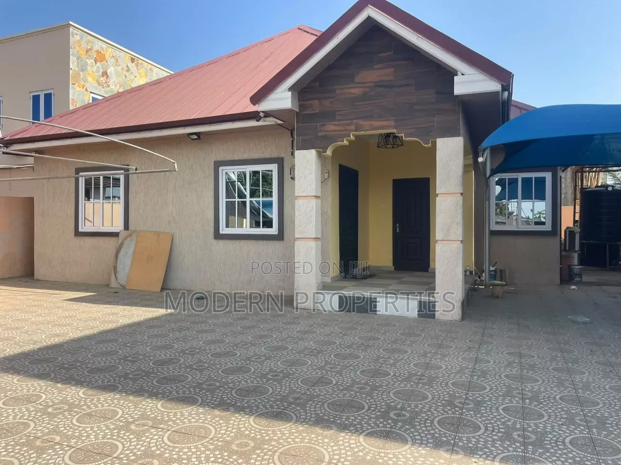 3bdrm House in Modern Properties, Baatsona Total for rent