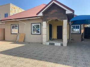3bdrm House in Modern Properties, Baatsona Total for rent