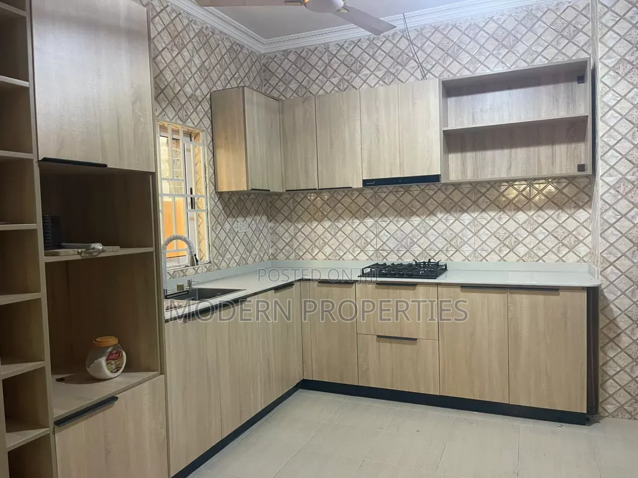 3bdrm House in Modern Properties, Baatsona Total for rent