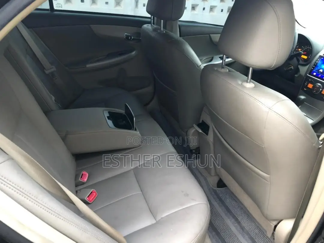 Toyota Corolla 2010 Black