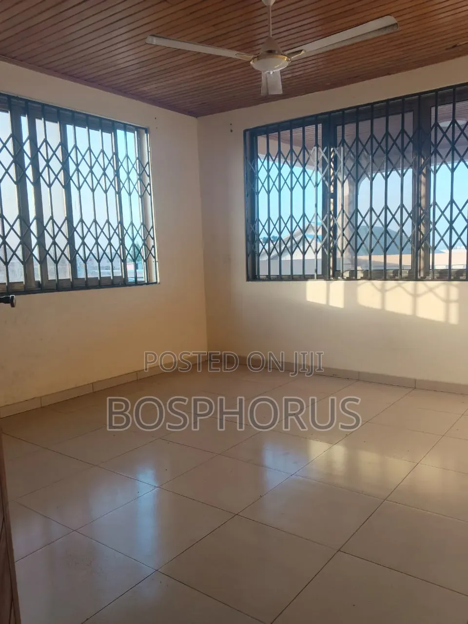 2bdrm Apartment in Lapaz, Nyanmekye for rent
