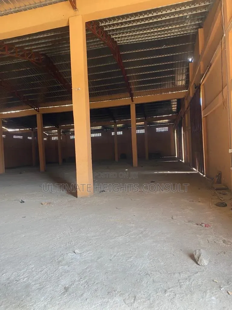 Warehouse 3600 Square Meters for Rent at Tema Industrial Area