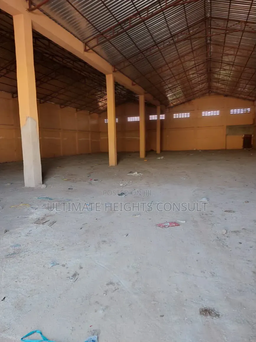 Warehouse 3600 Square Meters for Rent at Tema Industrial Area