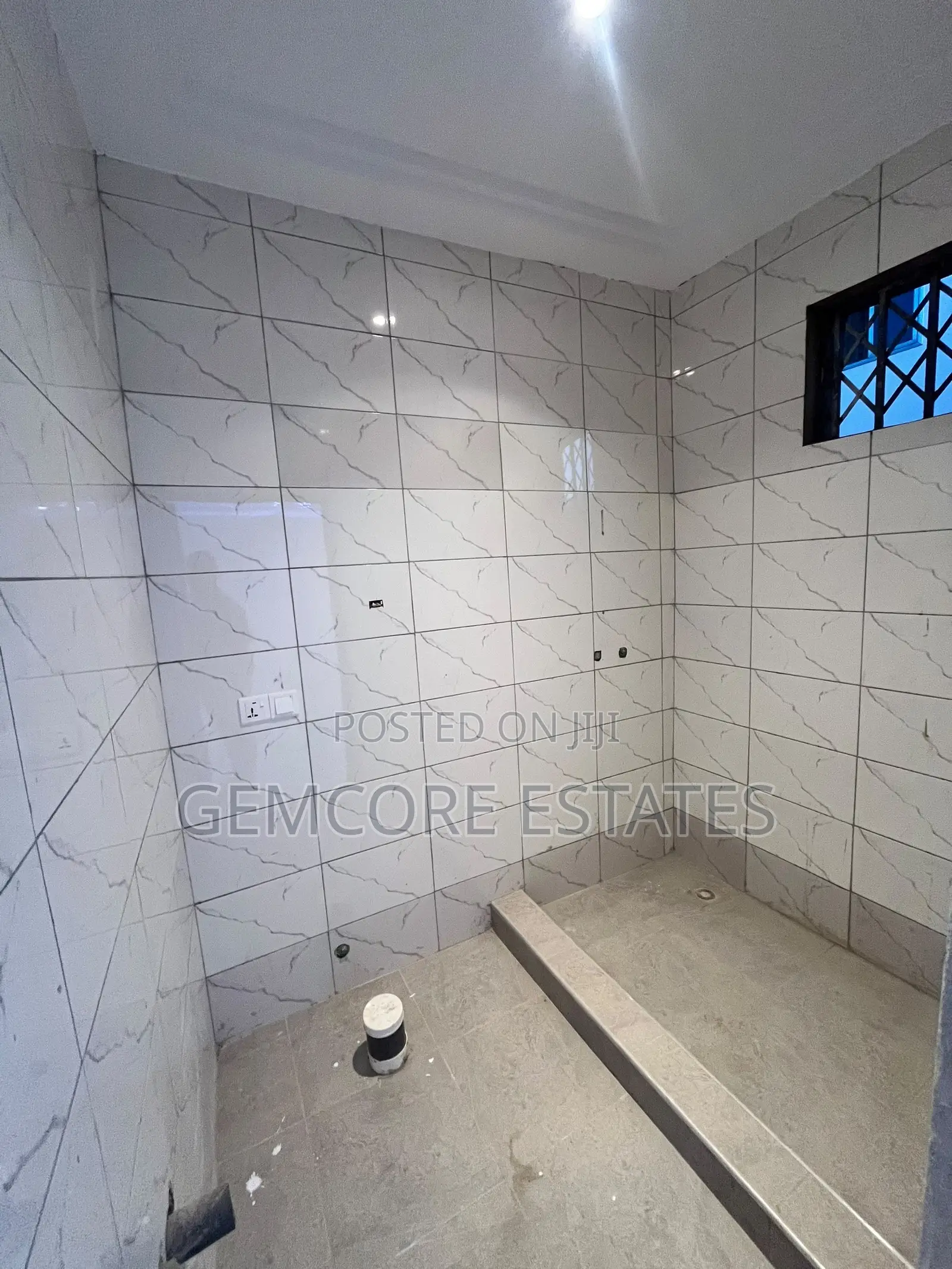 1bdrm Apartment in School Junction, Ashaley Botwe for rent