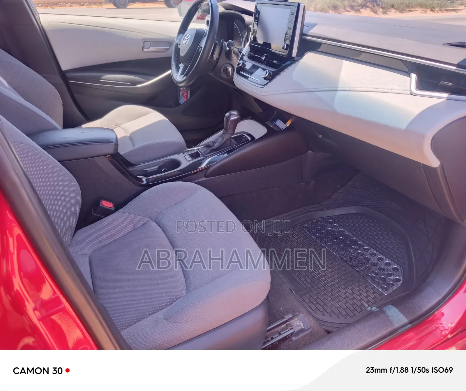 Toyota Corolla LE 2021 Red