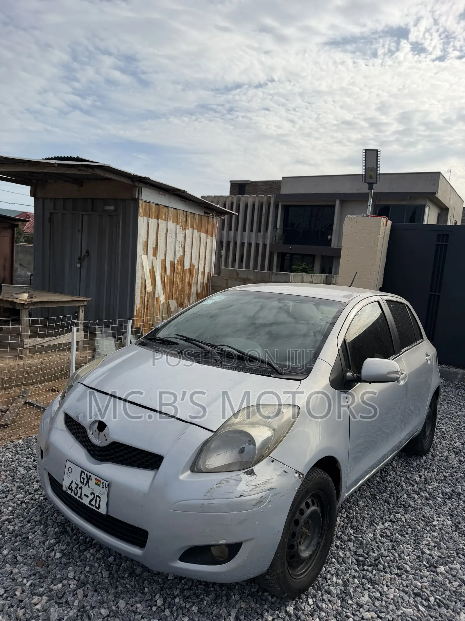 Toyota Vitz 1.0 FWD 3dr 2010 Silver