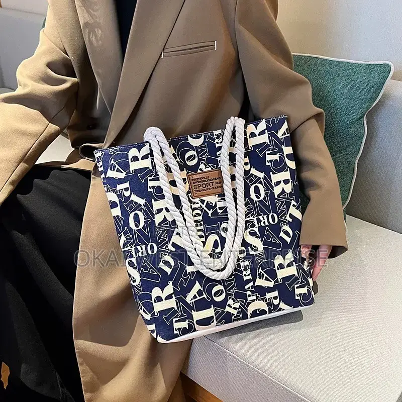 Korean-Inspired Large Capacity Canvas Tote Bag - Perfect for Outdoor
